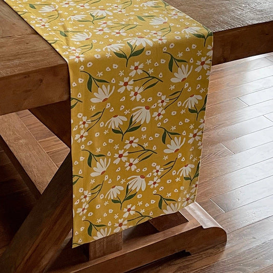 Dandy Daisy Table Runner